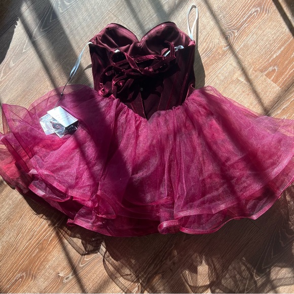NWT Alyce Paris Formal Strapless Mini Dress in Black Cherry Sz 8 Homecoming - Picture 3 of 10